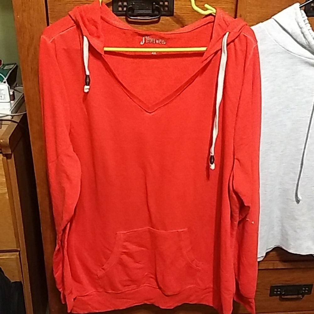 Women's pullover hoodie